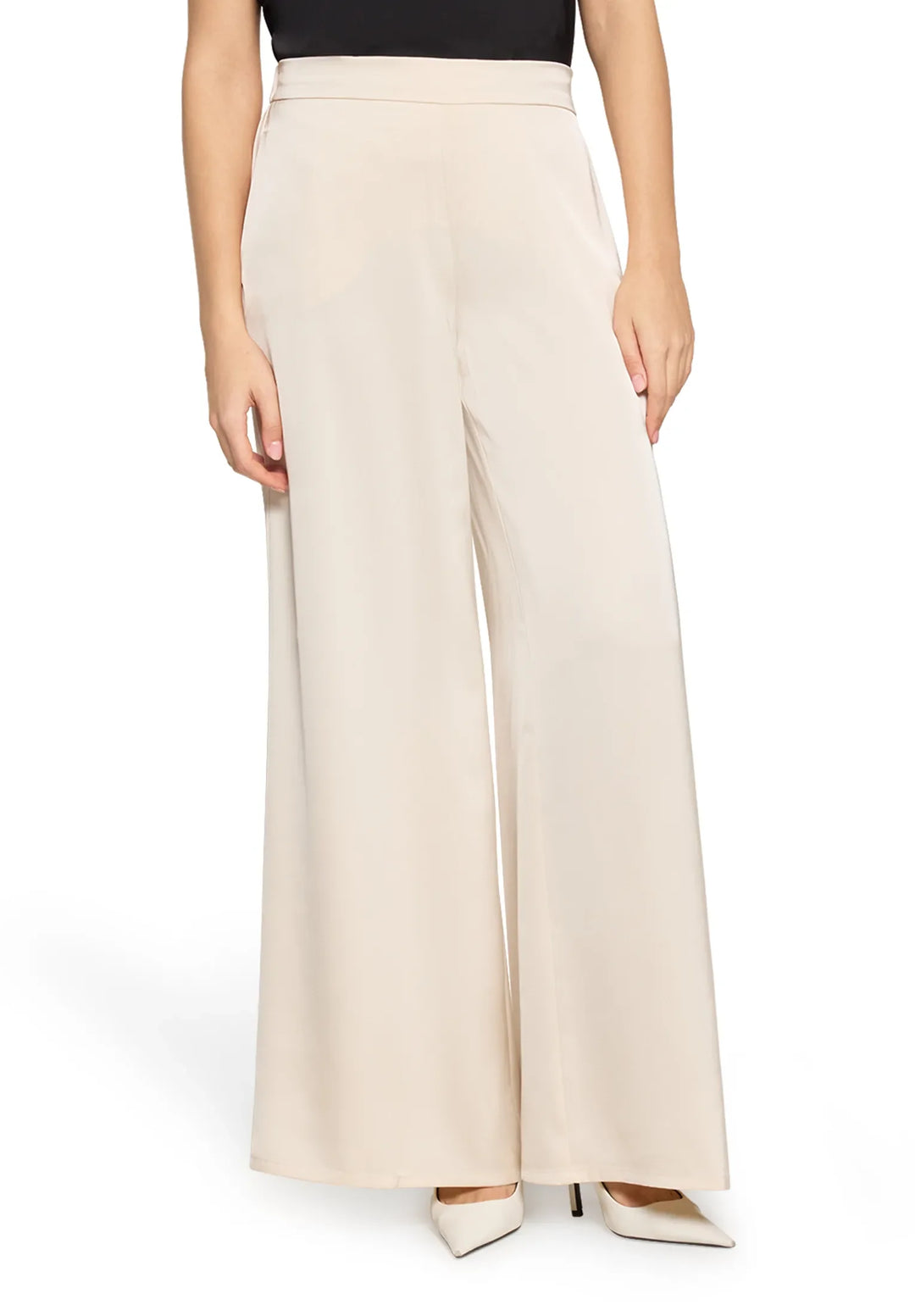 Modern Fit Trousers with Pockets