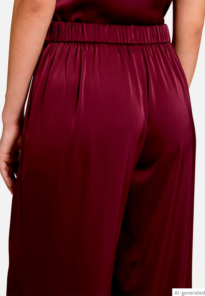 Modern Fit Trousers with Pockets
