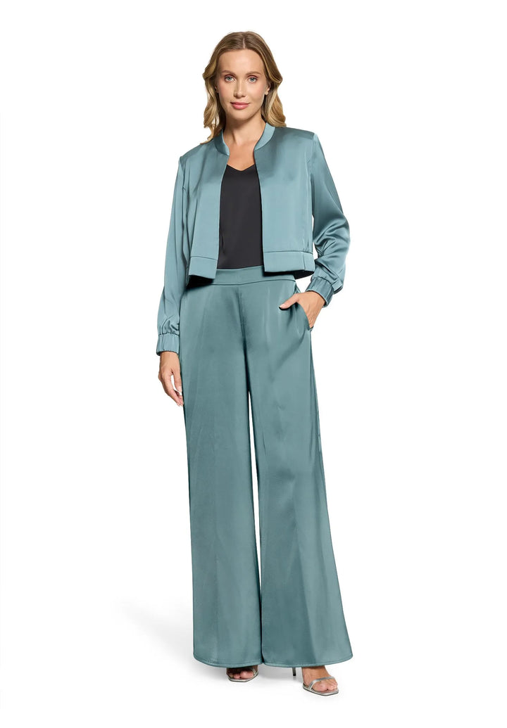 Modern Fit Trousers with Pockets