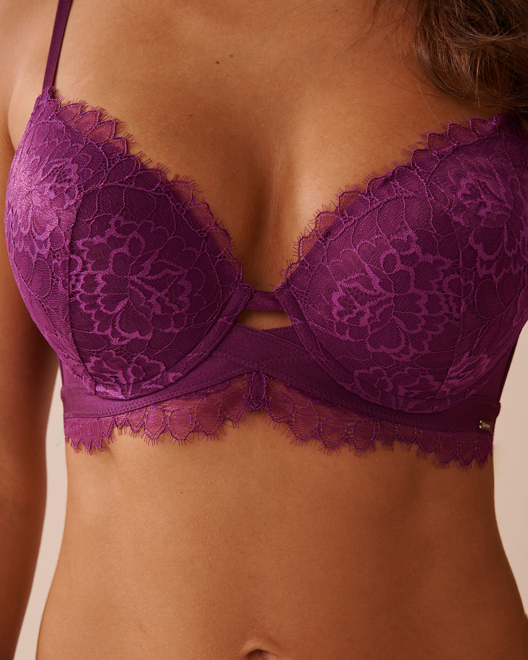 Embroidered Lace Push-up Bra - Charisma