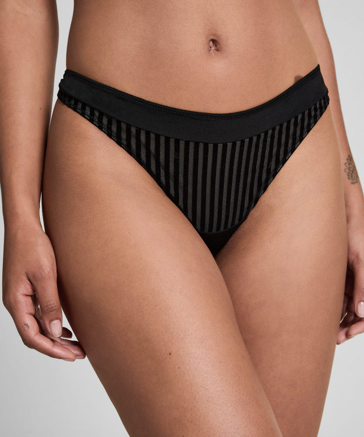Pia thong - Black