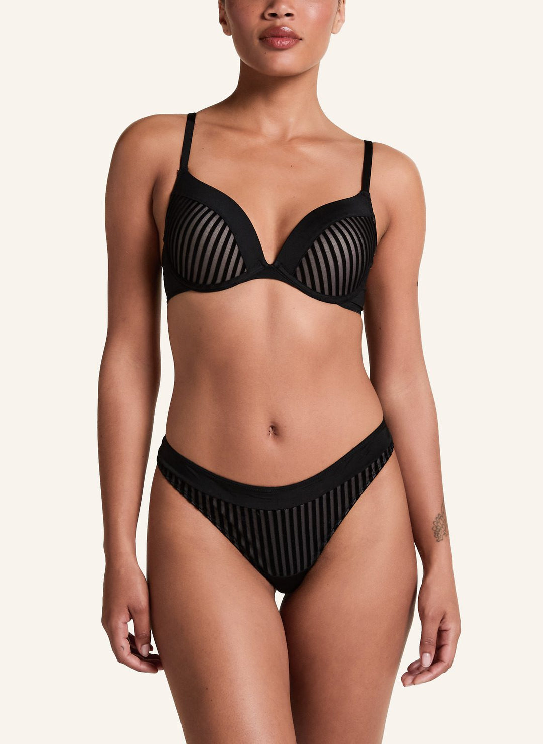 Pia thong - Black