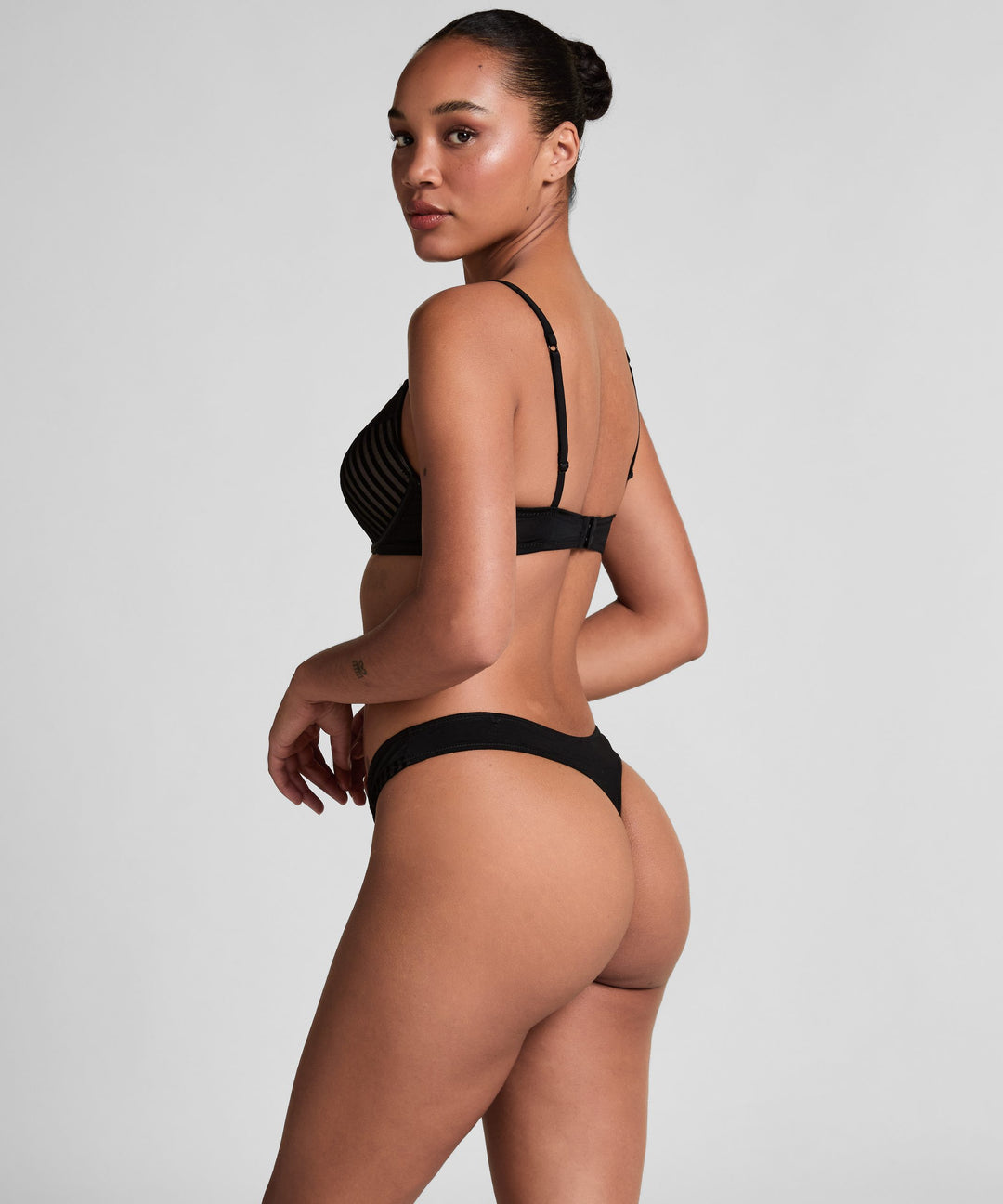Pia thong - Black