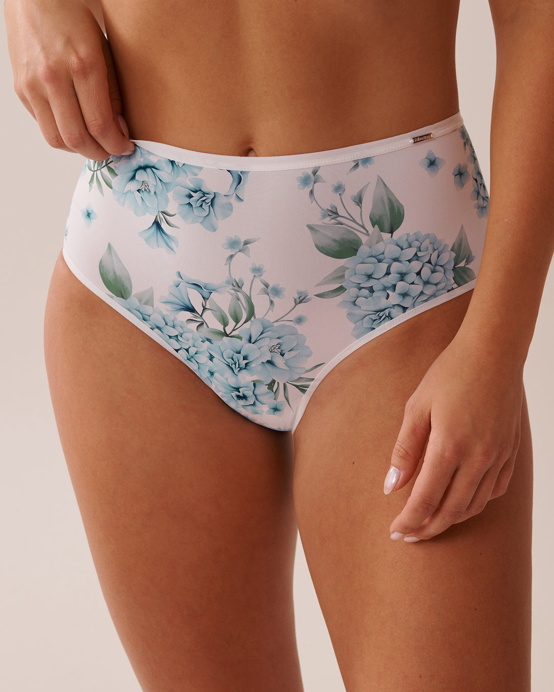 Microfiber Sleek Back High Waist Bikini Panty - Snow White Hydrangea