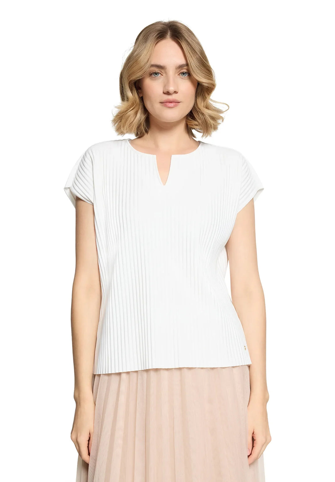 Short-Sleeved Pleated Shirt
