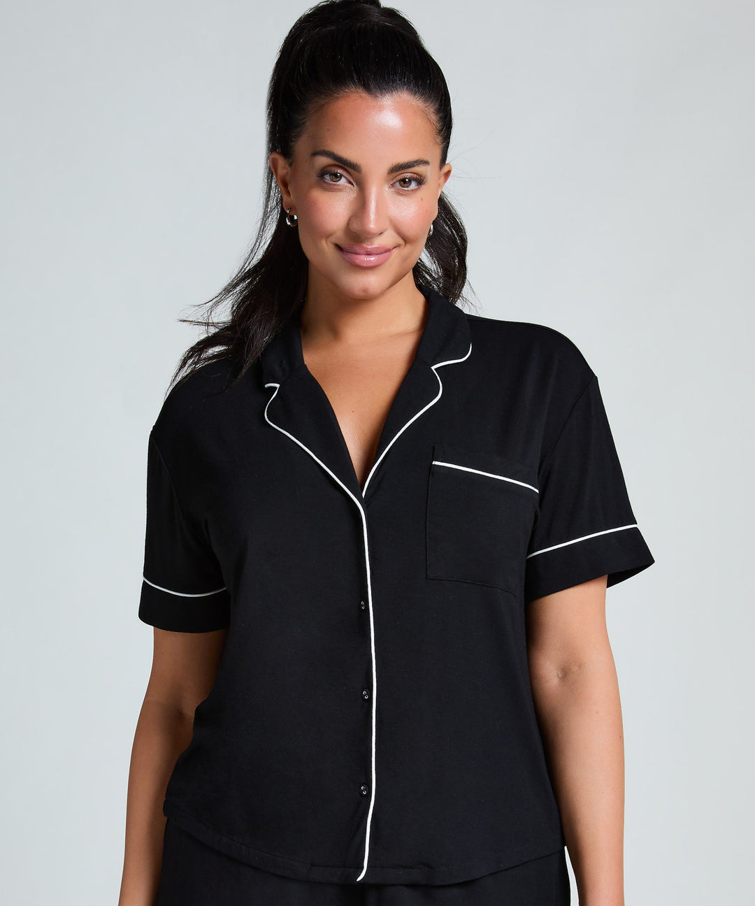 Essential Jersey Short-Sleeved Jacket - Black
