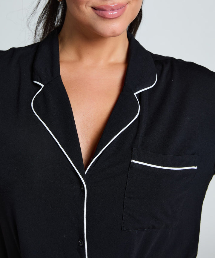 Essential Jersey Short-Sleeved Jacket - Black