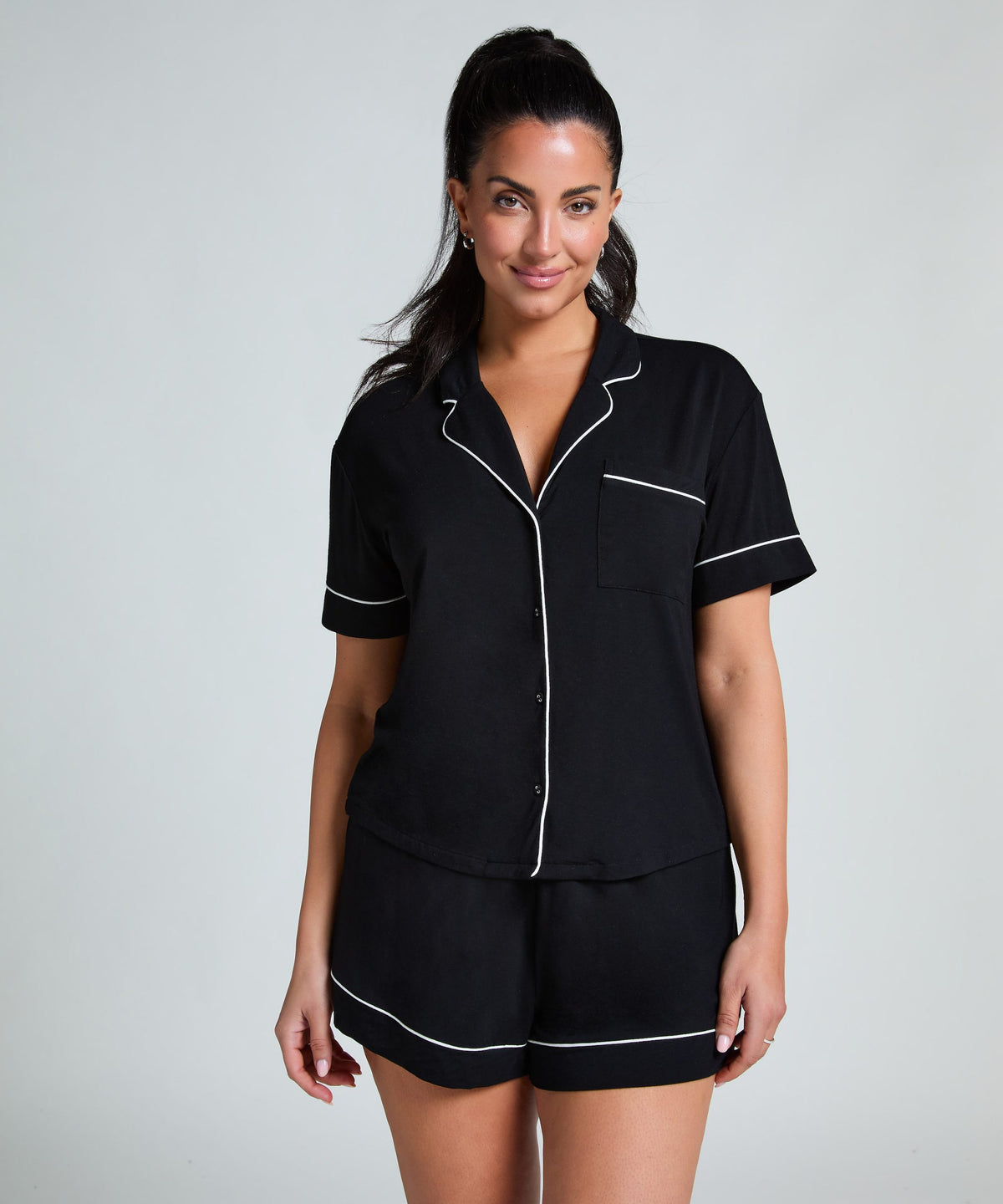 Essential Jersey Short-Sleeved Jacket - Black