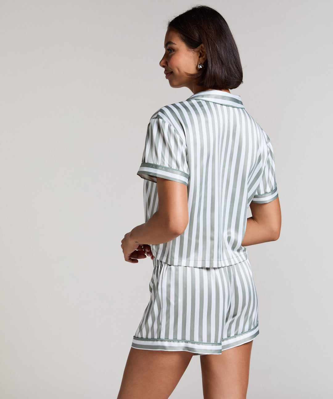 PJ SHORT SATIN STRIPE - Iceberg Green
