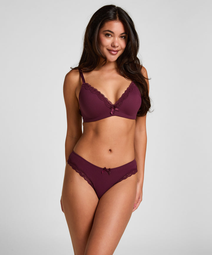 Lola Brazilian