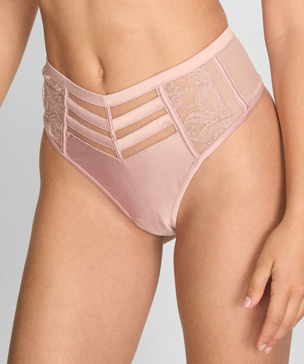 Rosa Hw Hl String - Adobe Rose