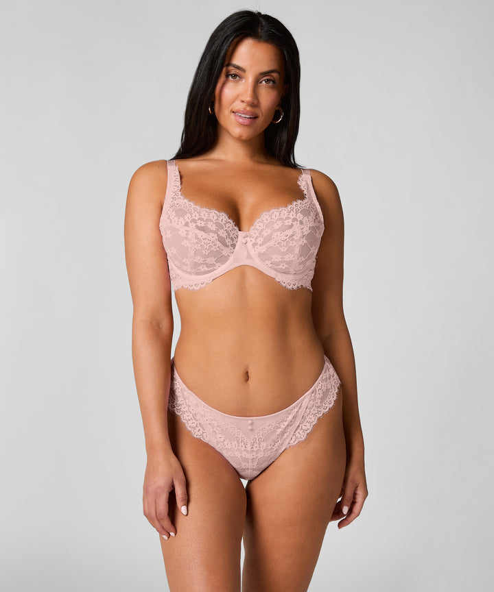 Daisy Brazilian