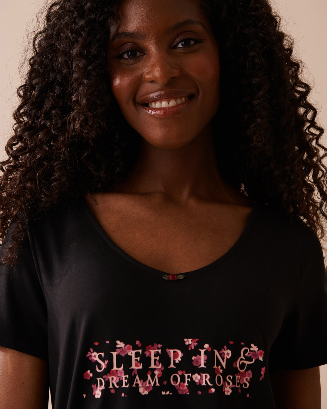 Ditsy Rose Super Soft T-shirt - Black Beauty