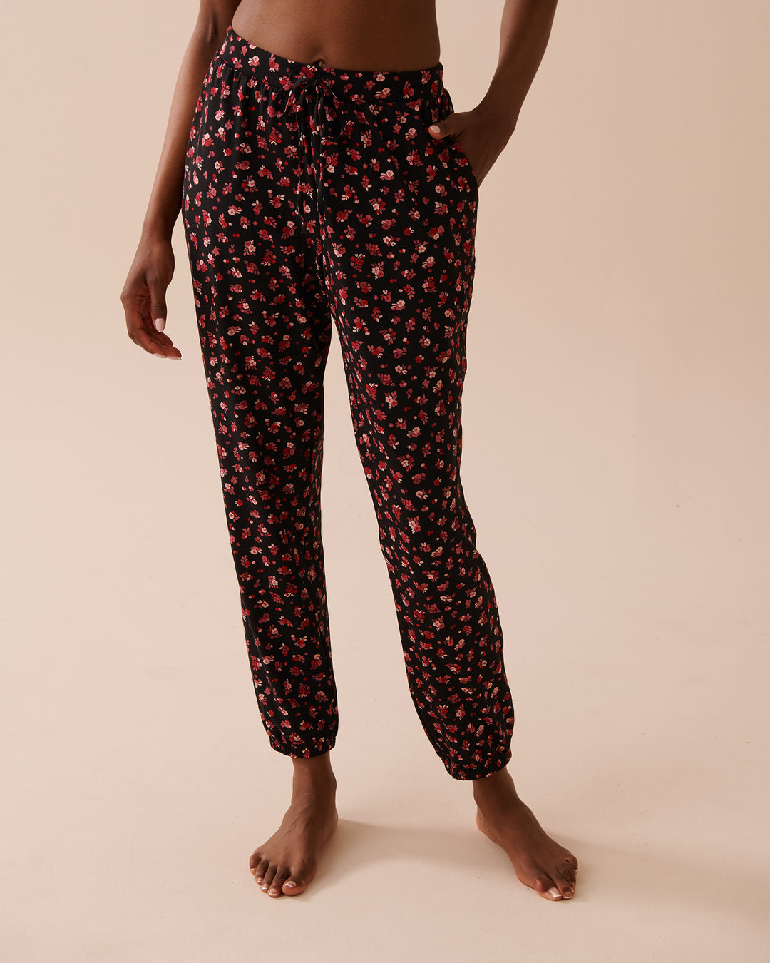 Ditsy Rose Super Soft Jogger Pajama Pants - Black Beauty Ditsy