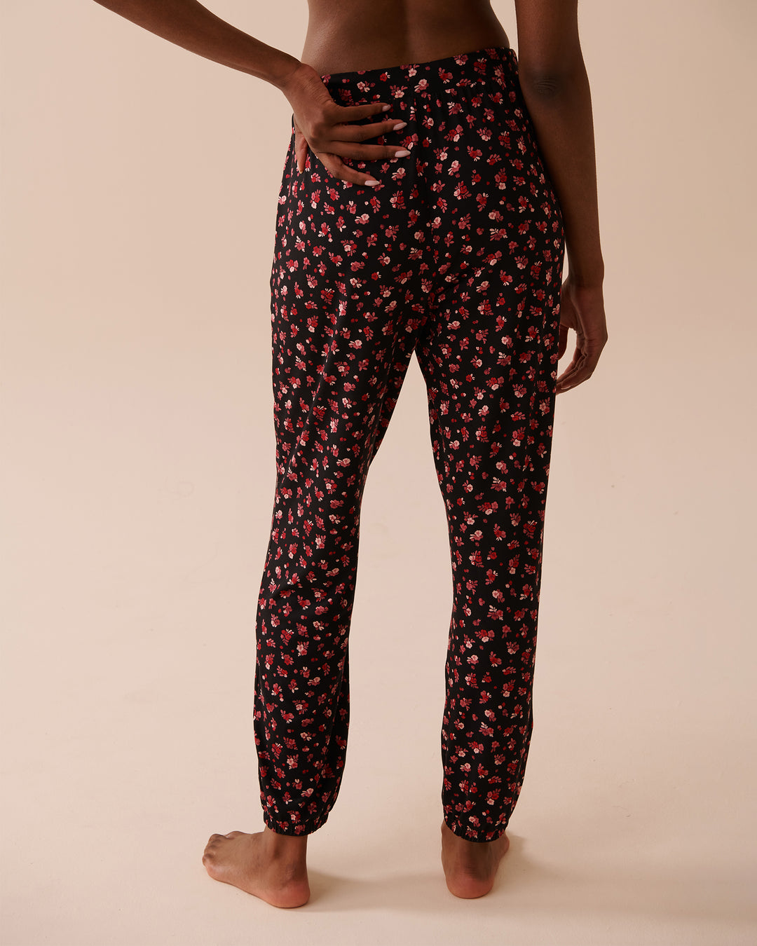Ditsy Rose Super Soft Jogger Pajama Pants - Black Beauty Ditsy