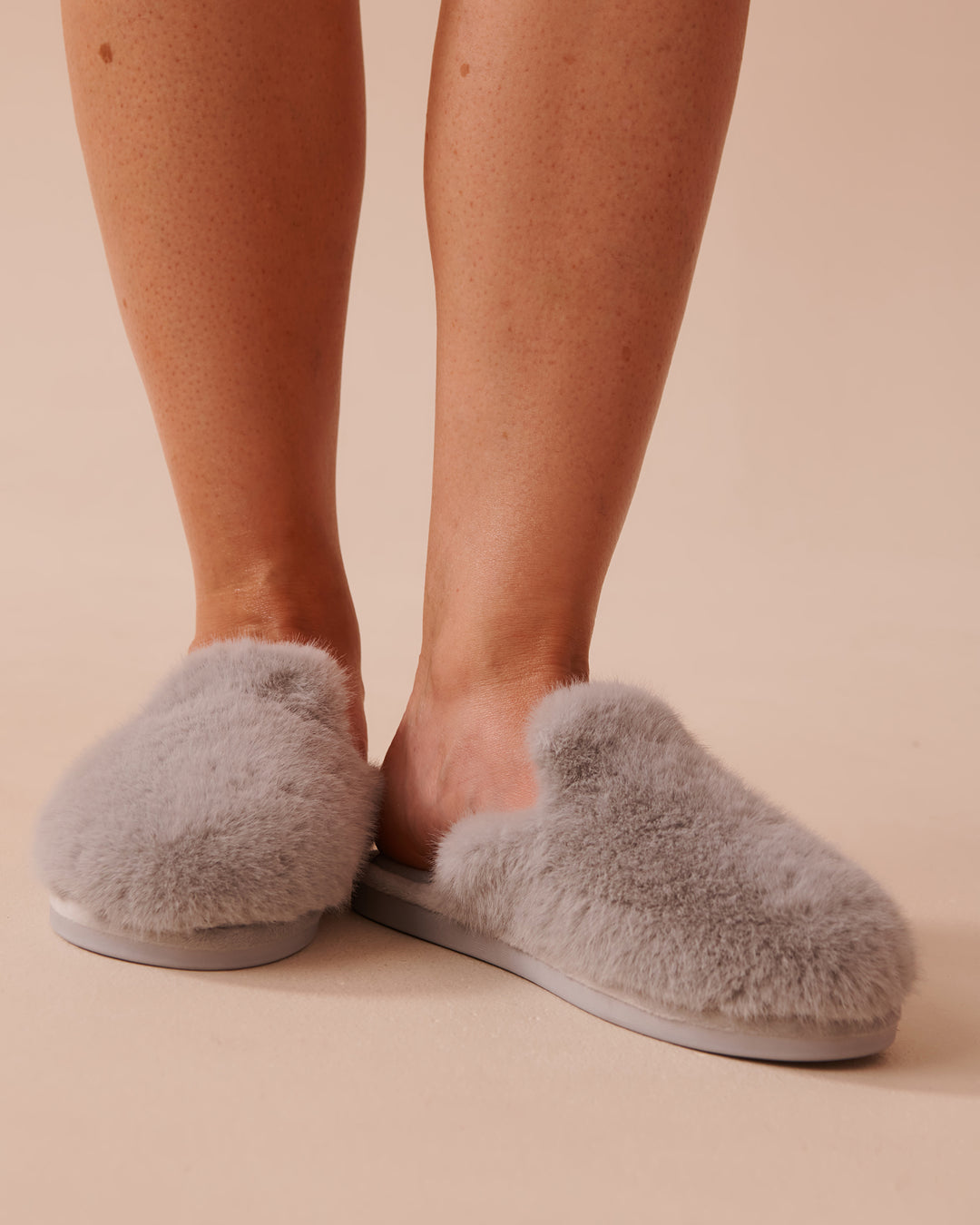 Long Faux Fur Slippers - Microchip