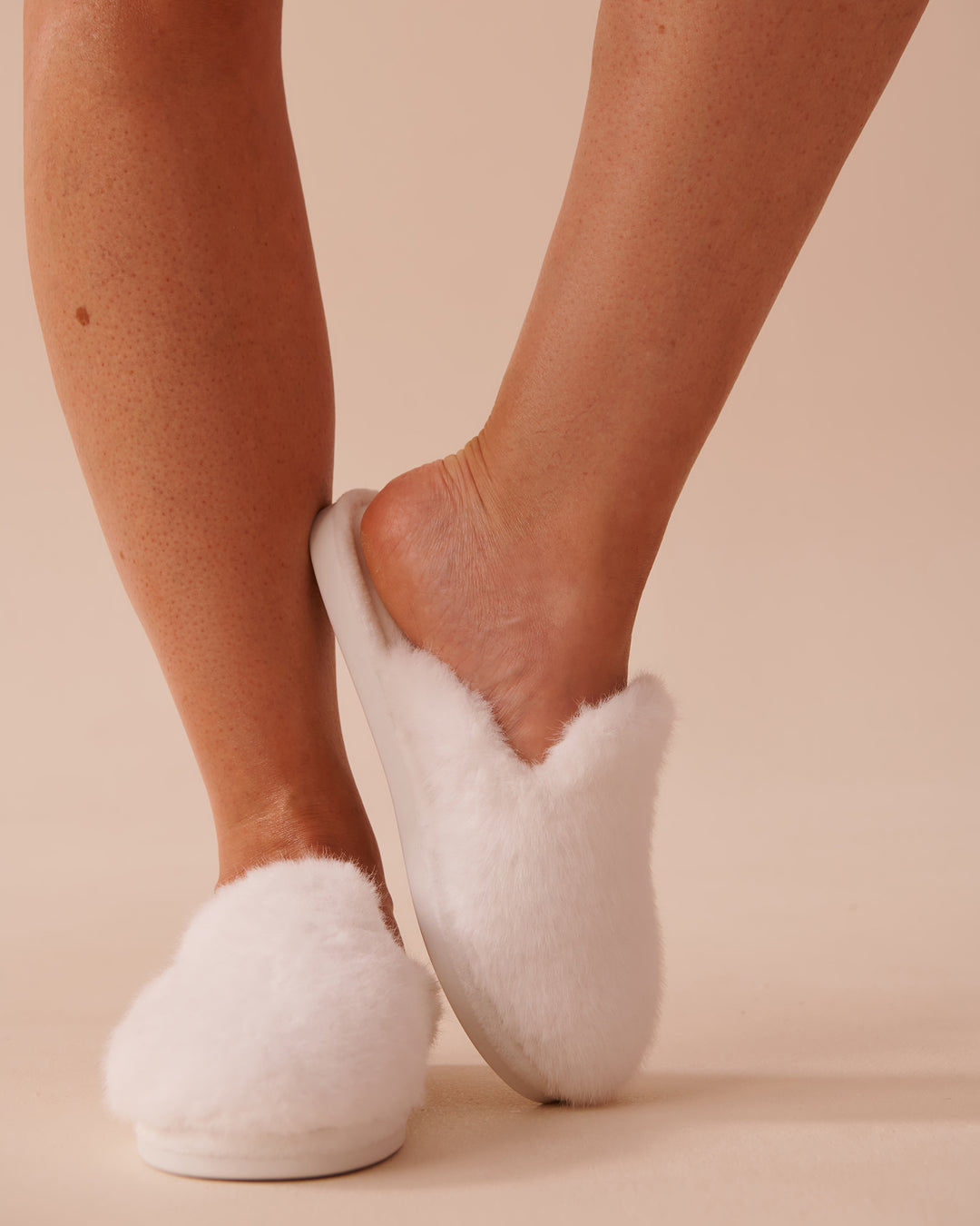 Long Faux Fur Slippers - Microchip