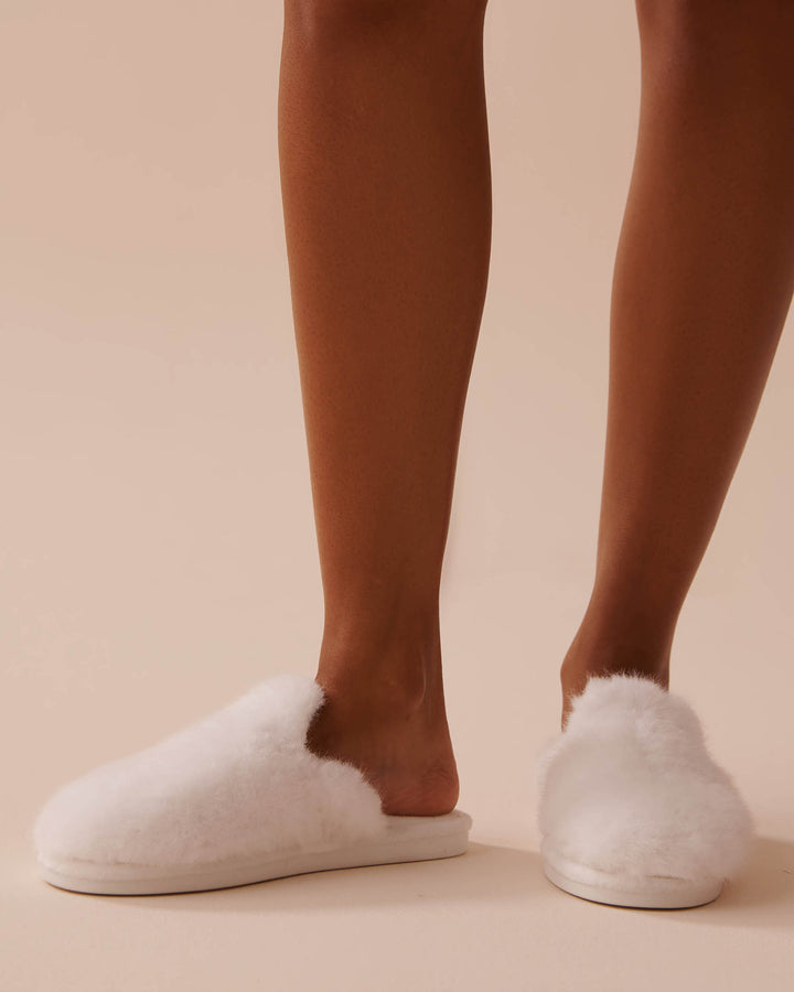 Long Faux Fur Slippers - Microchip