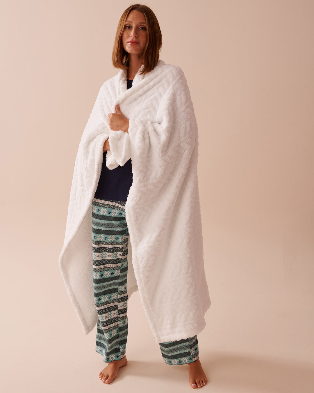 Cable Effect Soft Plush Blanket - Microchip Cable
