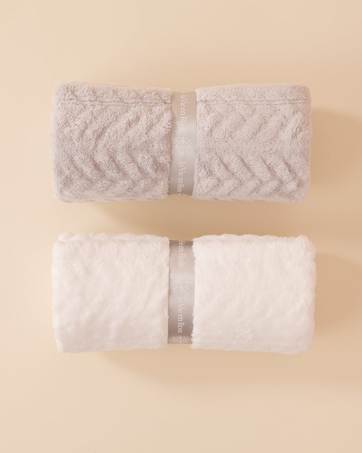 Cable Effect Soft Plush Blanket - Microchip Cable