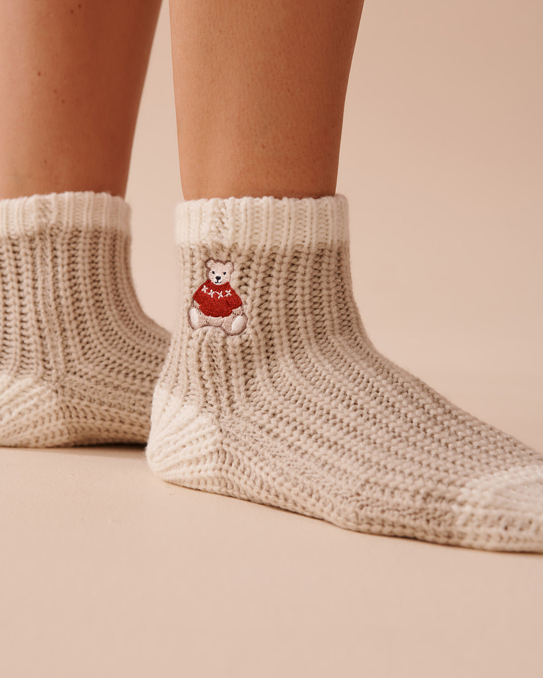 Knitted Socks with Winter Embroidery - Microchip