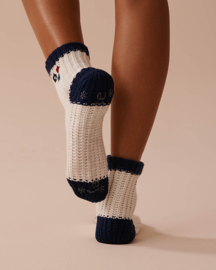 Knitted Socks with Winter Embroidery - Microchip