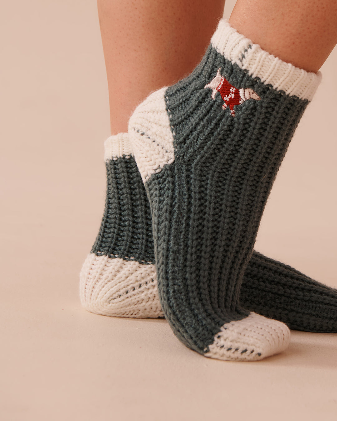 Knitted Socks with Winter Embroidery - Microchip