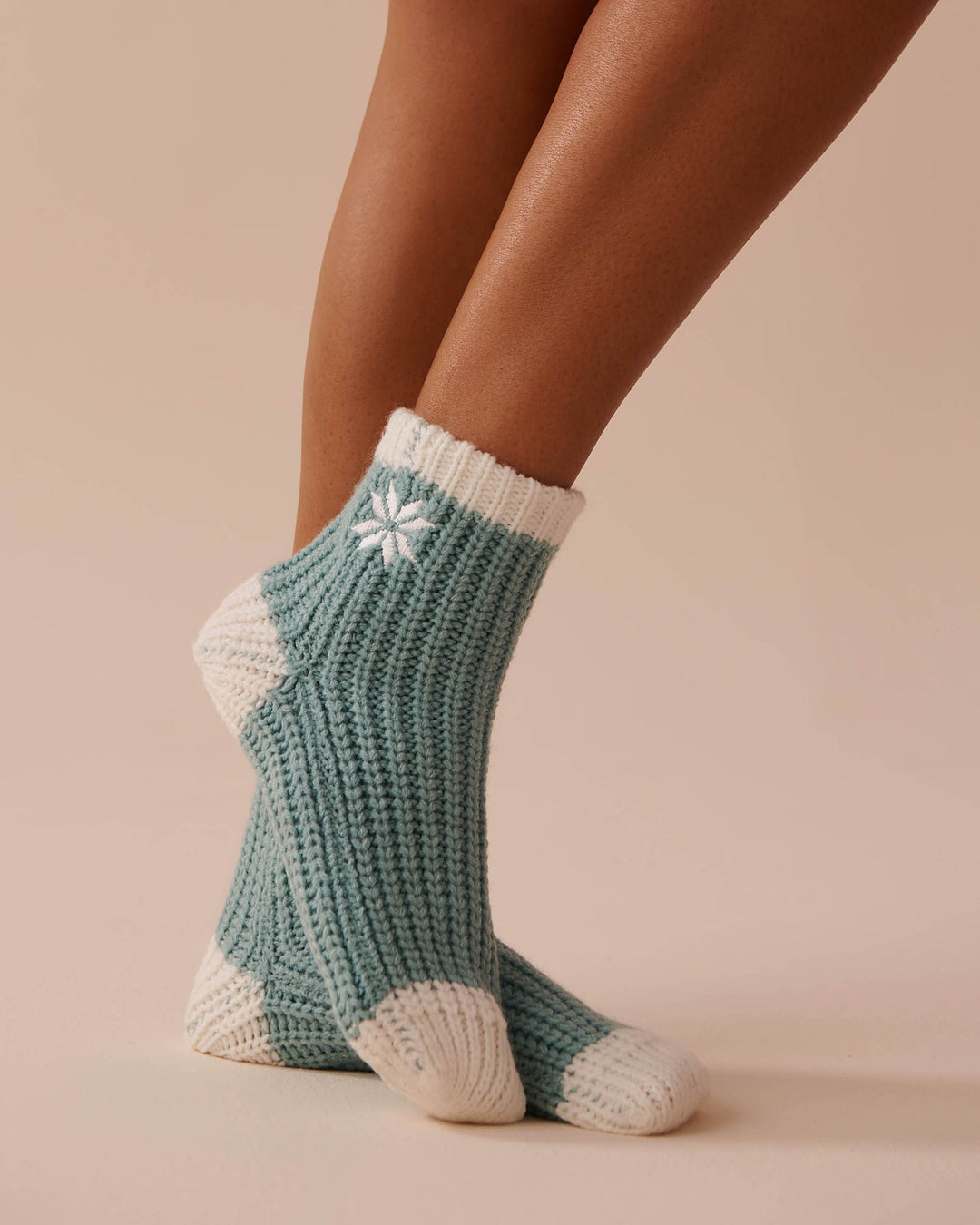 Knitted Socks with Winter Embroidery - Microchip