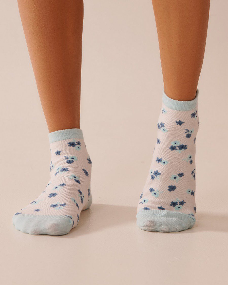 Finely Ribbed Striped Socks - Snow White Blue Ditsy