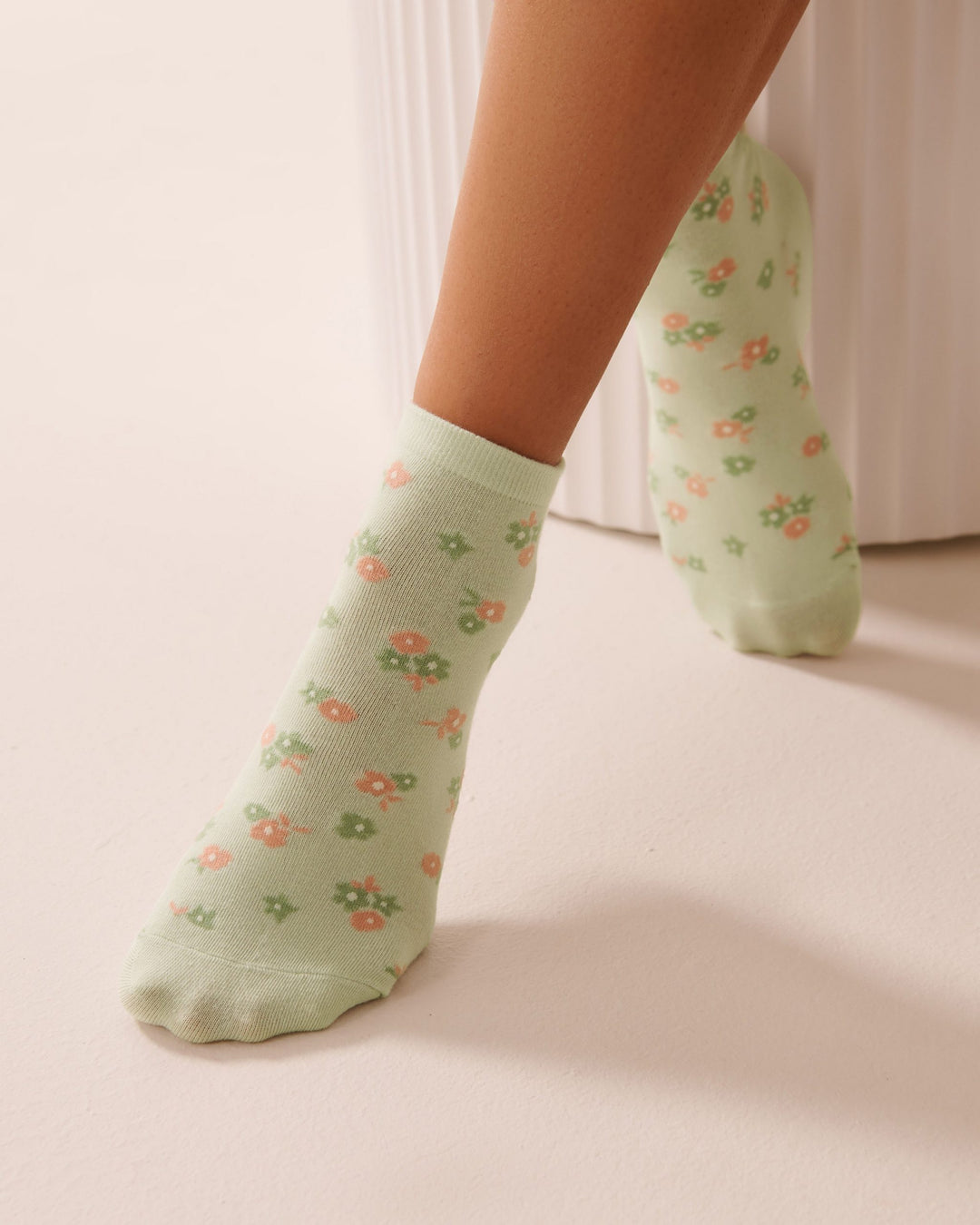 Finely Ribbed Striped Socks - Seacrest Ditsy