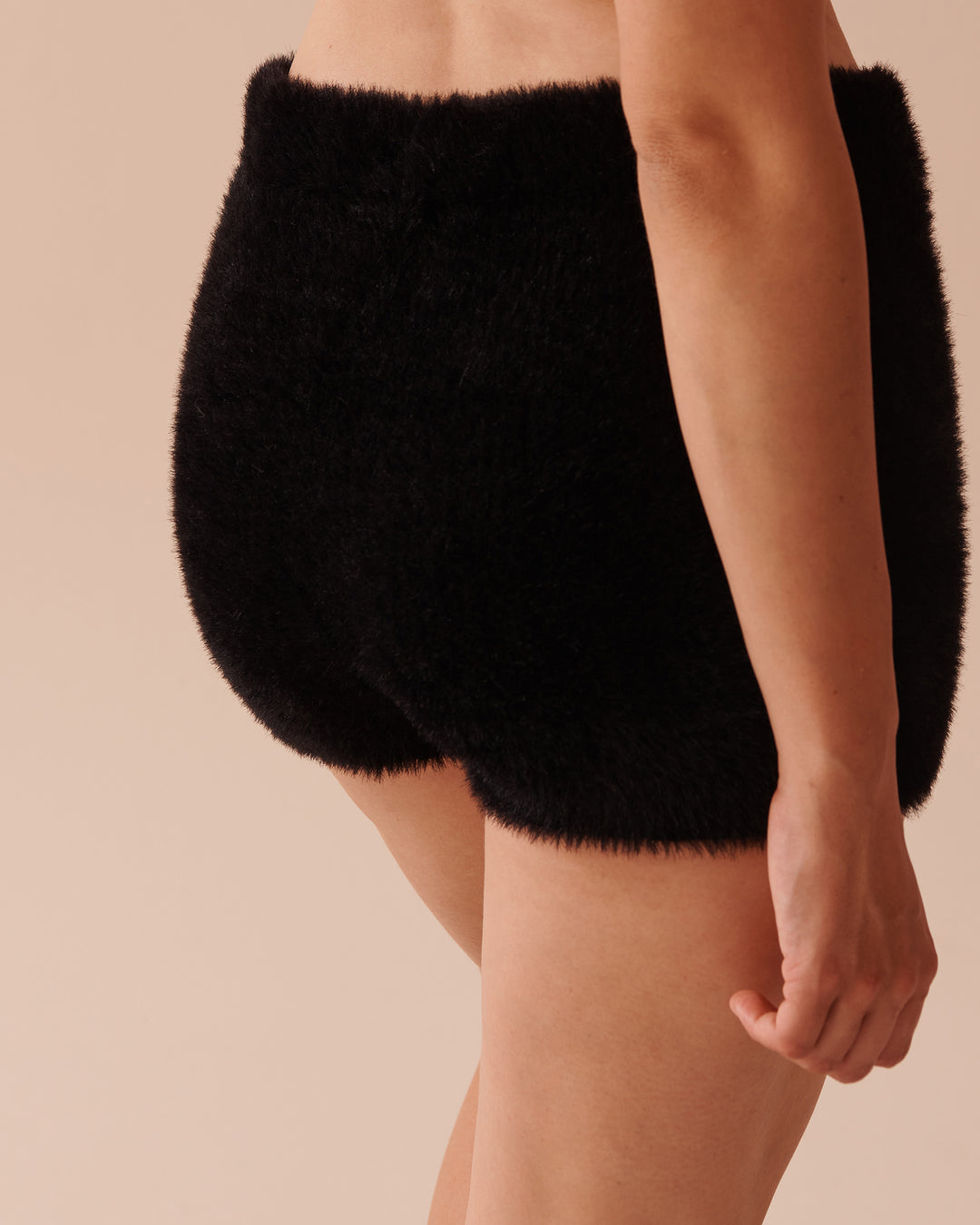 Fluffy Shorts - Black Beauty