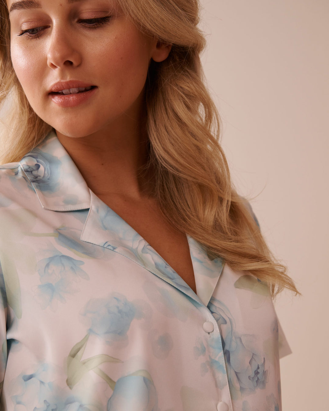 Blue Rose Print Satin Button-down Shirt - Multi Blue Roses