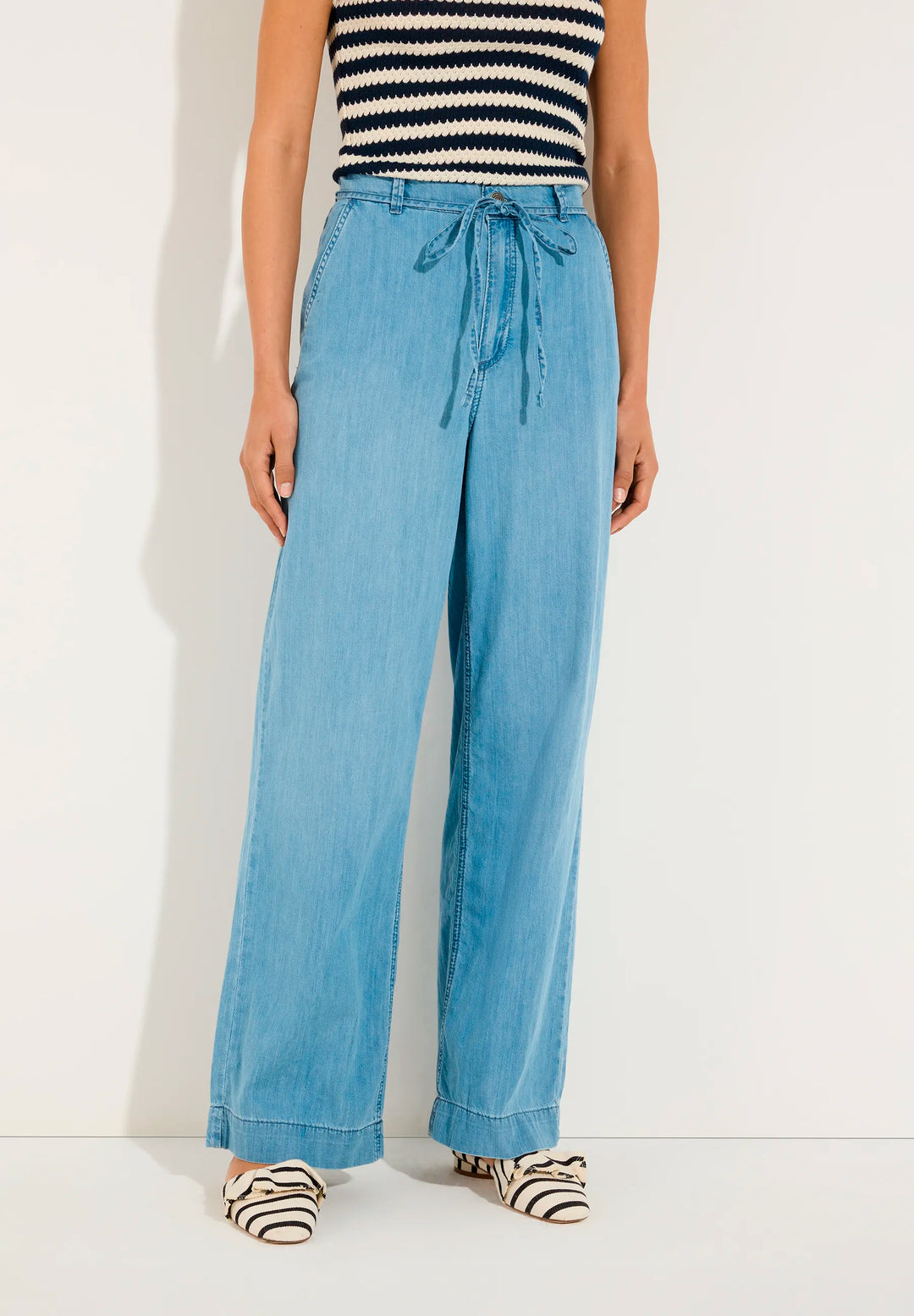 Wide-Leg Jeans