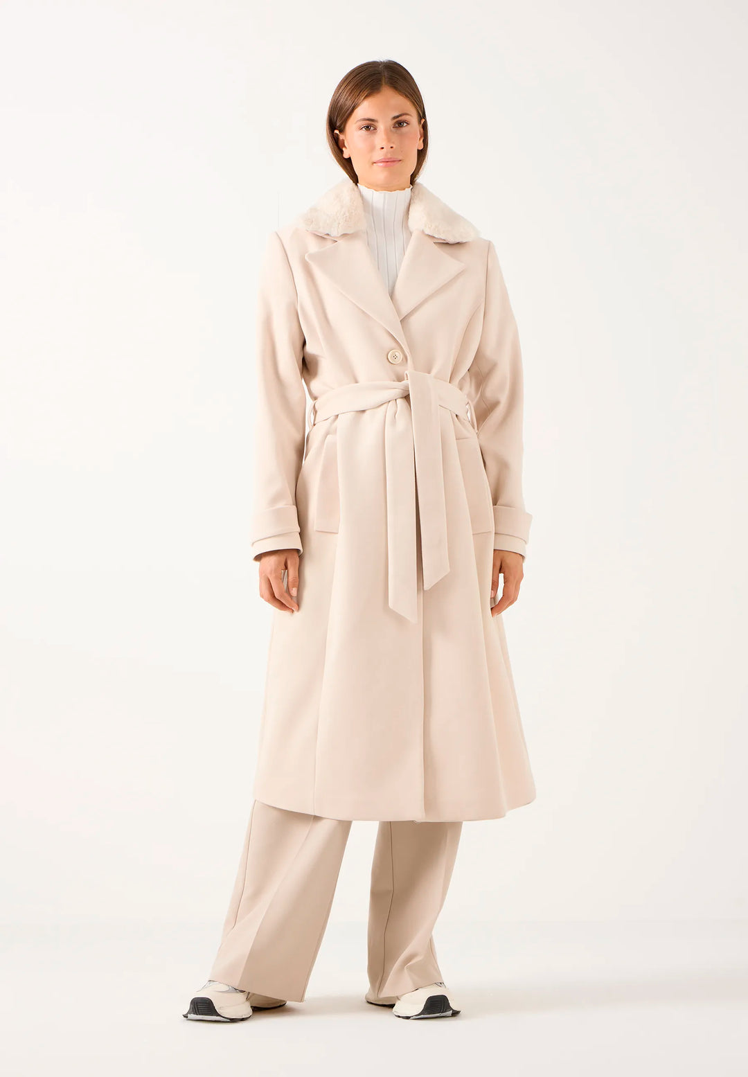 Velours Coat w Fake Fur Collar