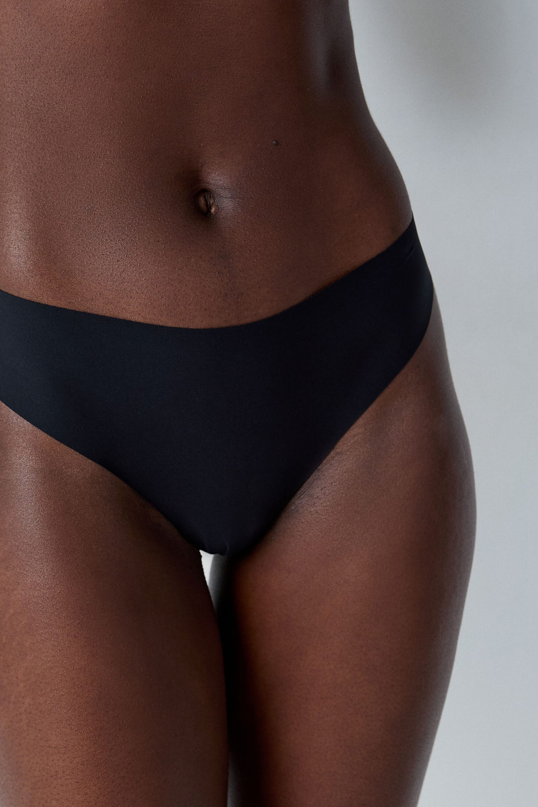 STRING - Black