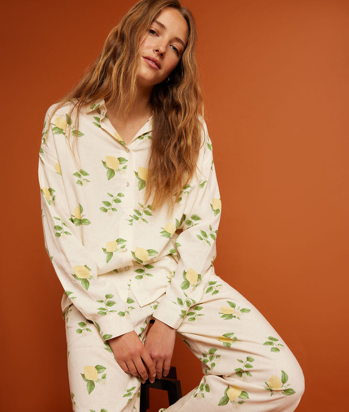 Linen pajama shirt with lemon print - Ecru