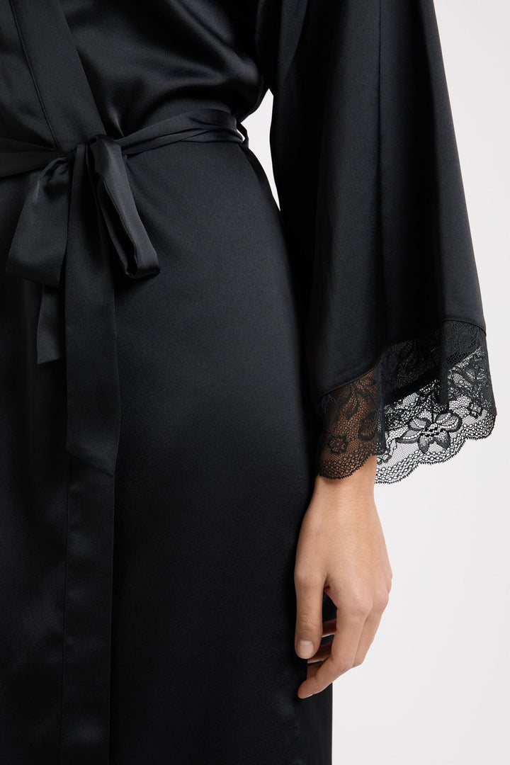 Robe - Black