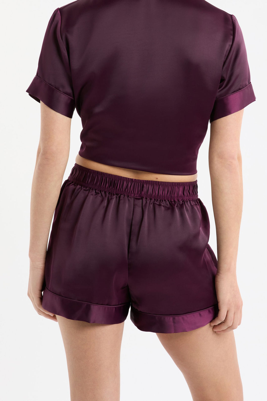 SHORT - Dark Brown