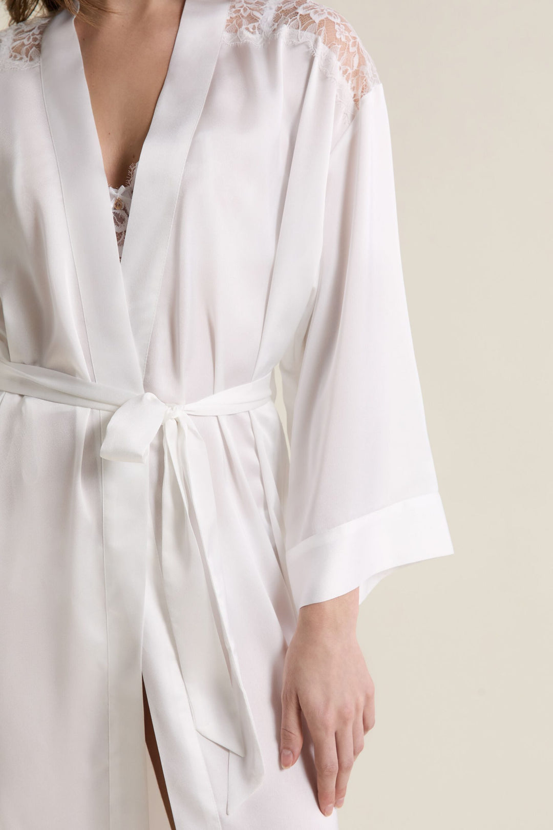 Robe - White