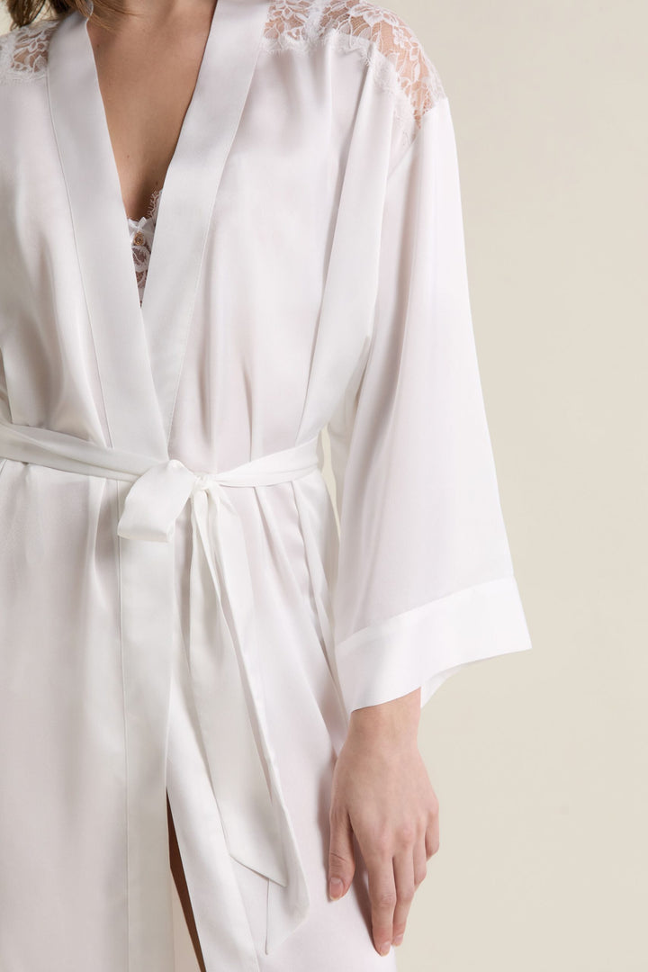 Robe - White