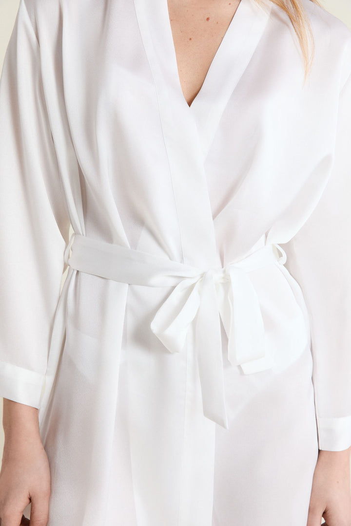 Robe - White