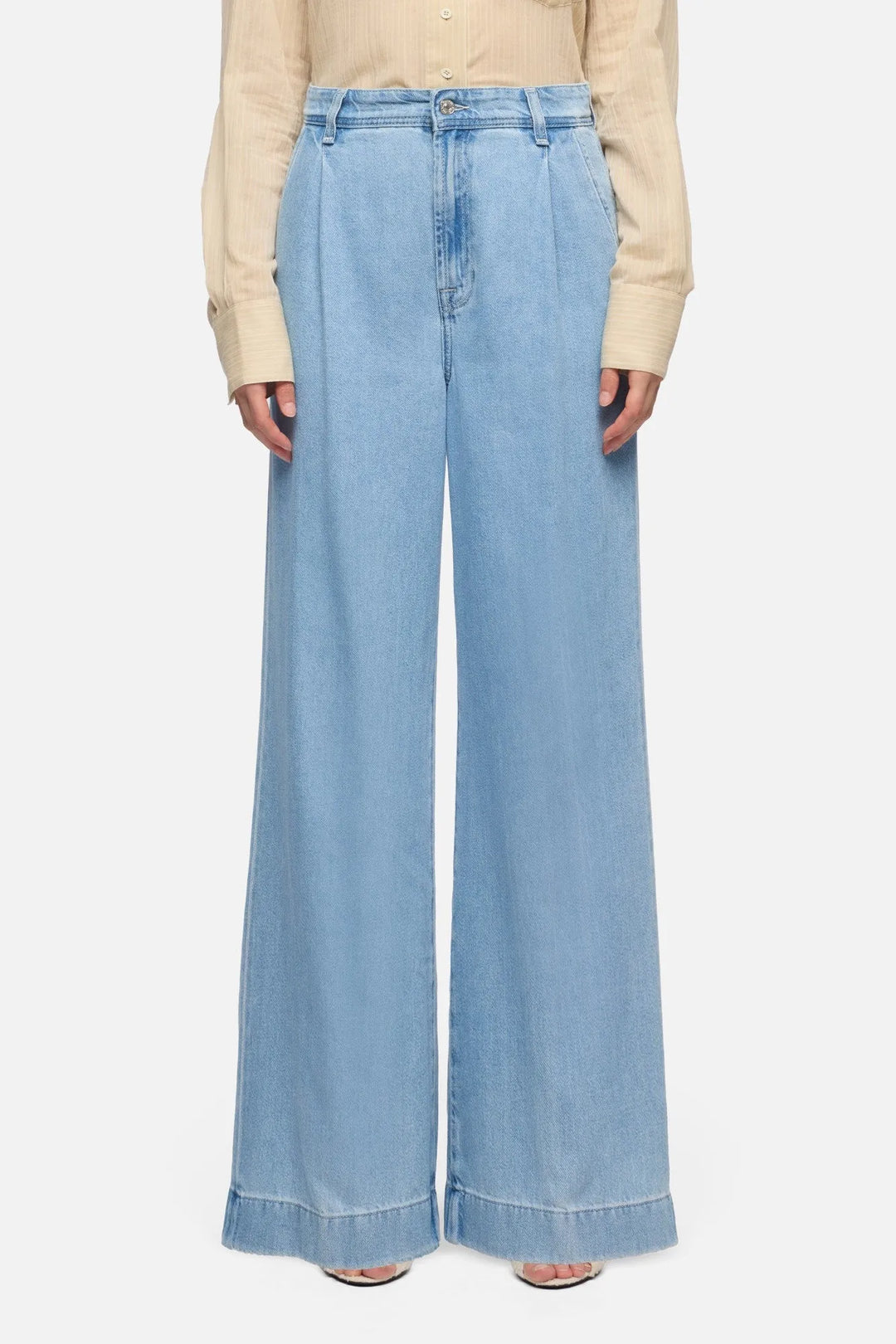 Pleated Trouser in Weightless Denim