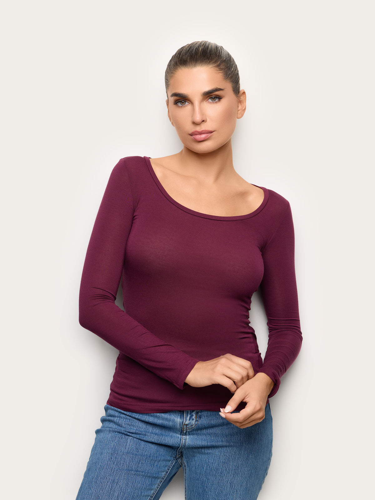 Long-Sleeve Decolte Neck T-Shirt - Must