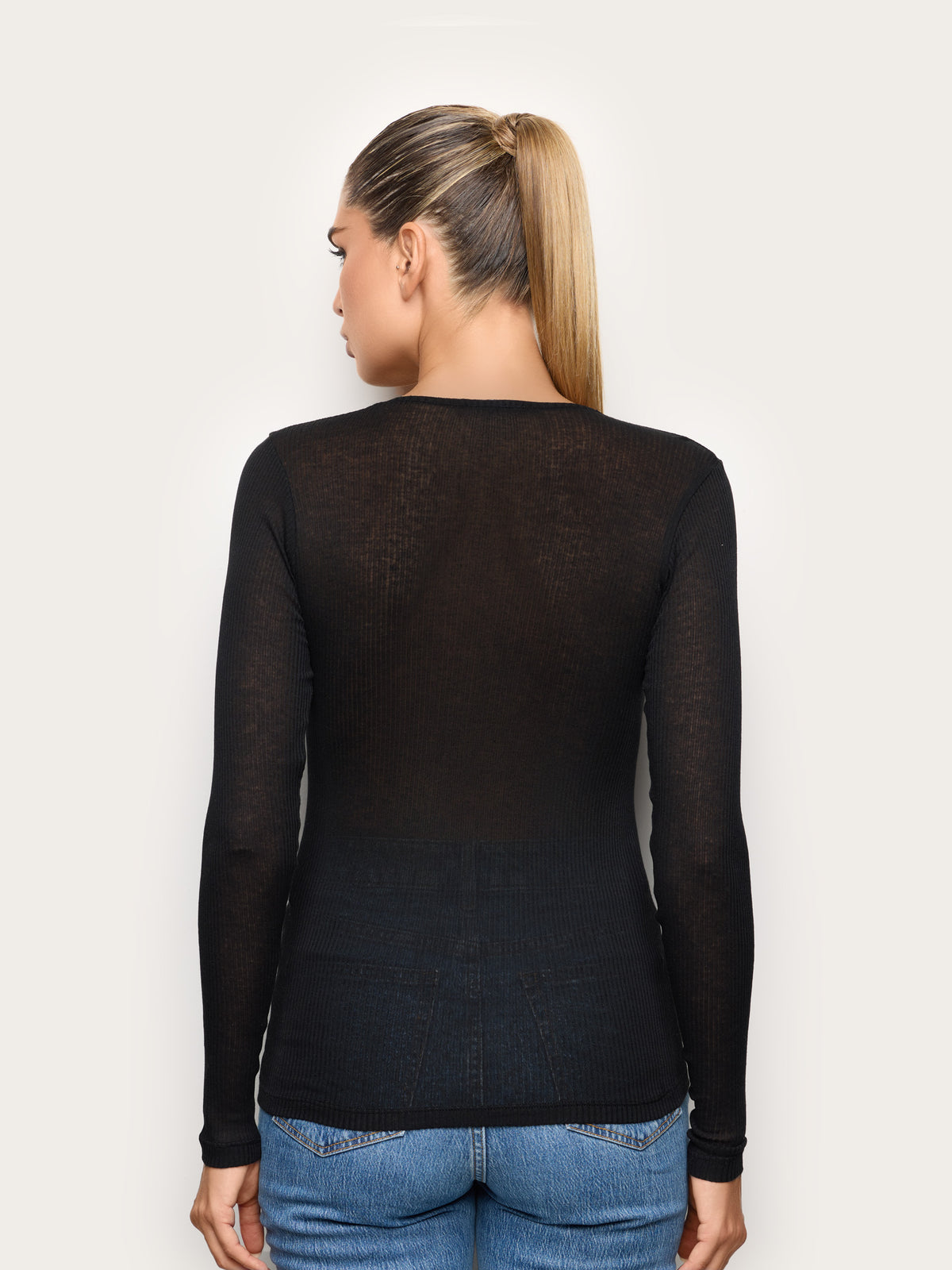 Long-Sleeve T-Shirt - Black