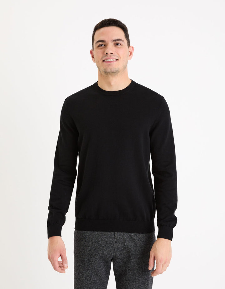 Sweaters - Black