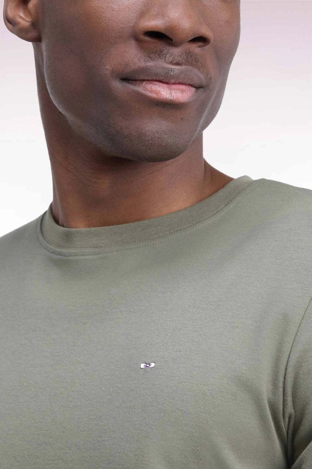 Straight Cut Olive Green Cotton Short-Sleeved T-Shirt