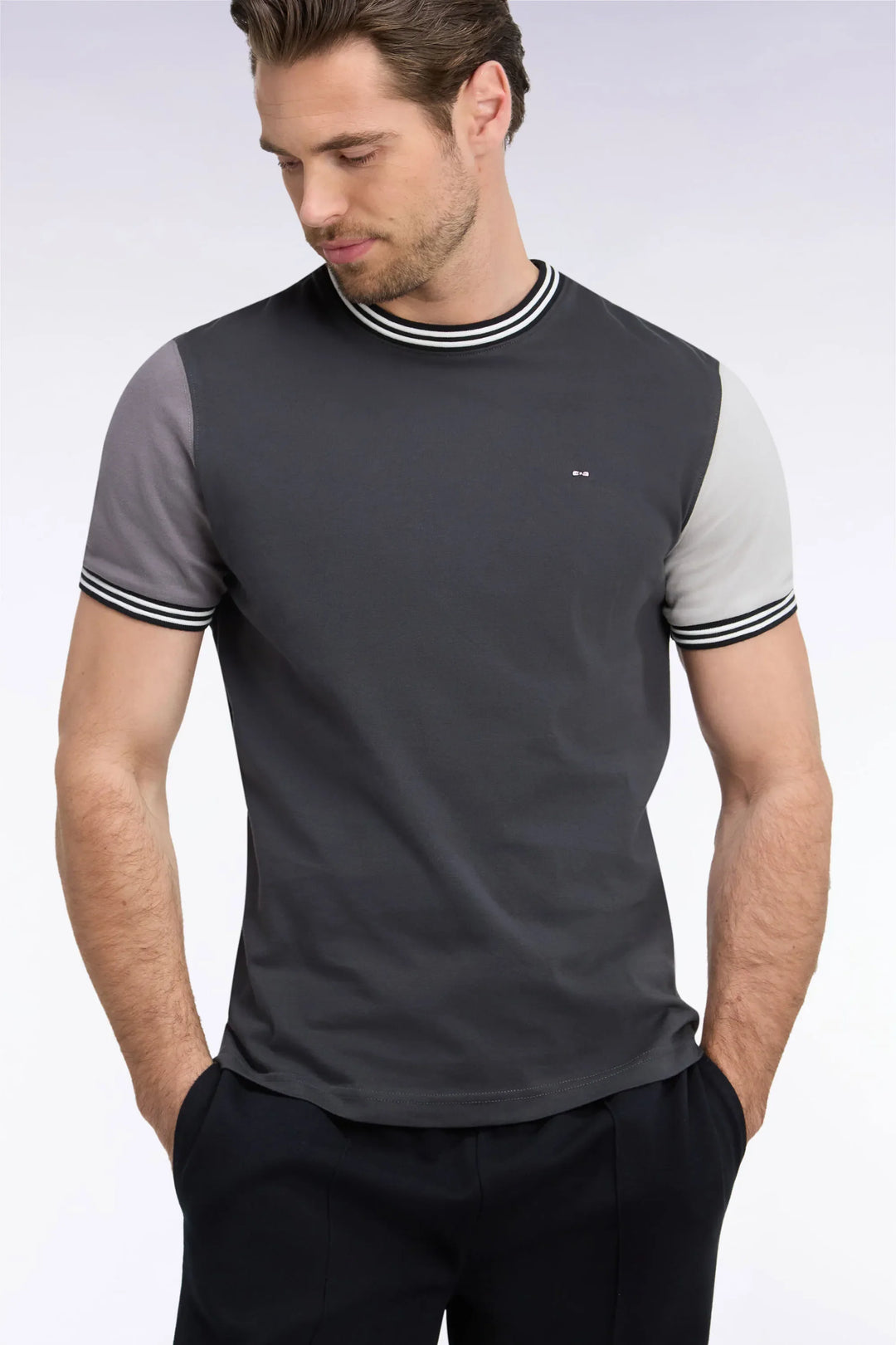 Two-Tone Grey Straight-Cut Short-Sleeved T-Shirt