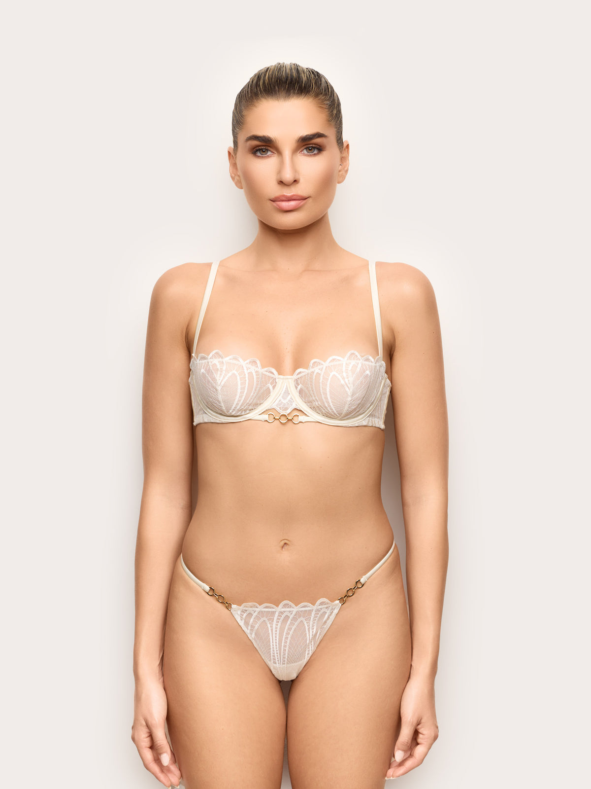 G-String - Almond