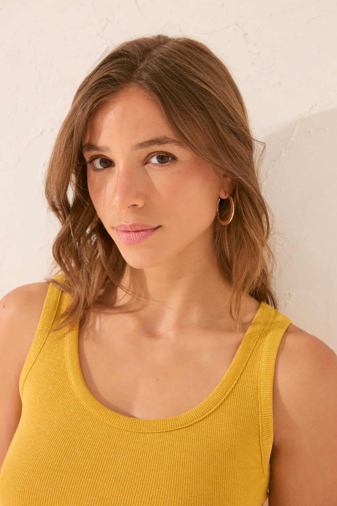 STRAPS T SHIRT - Gold Mustard
