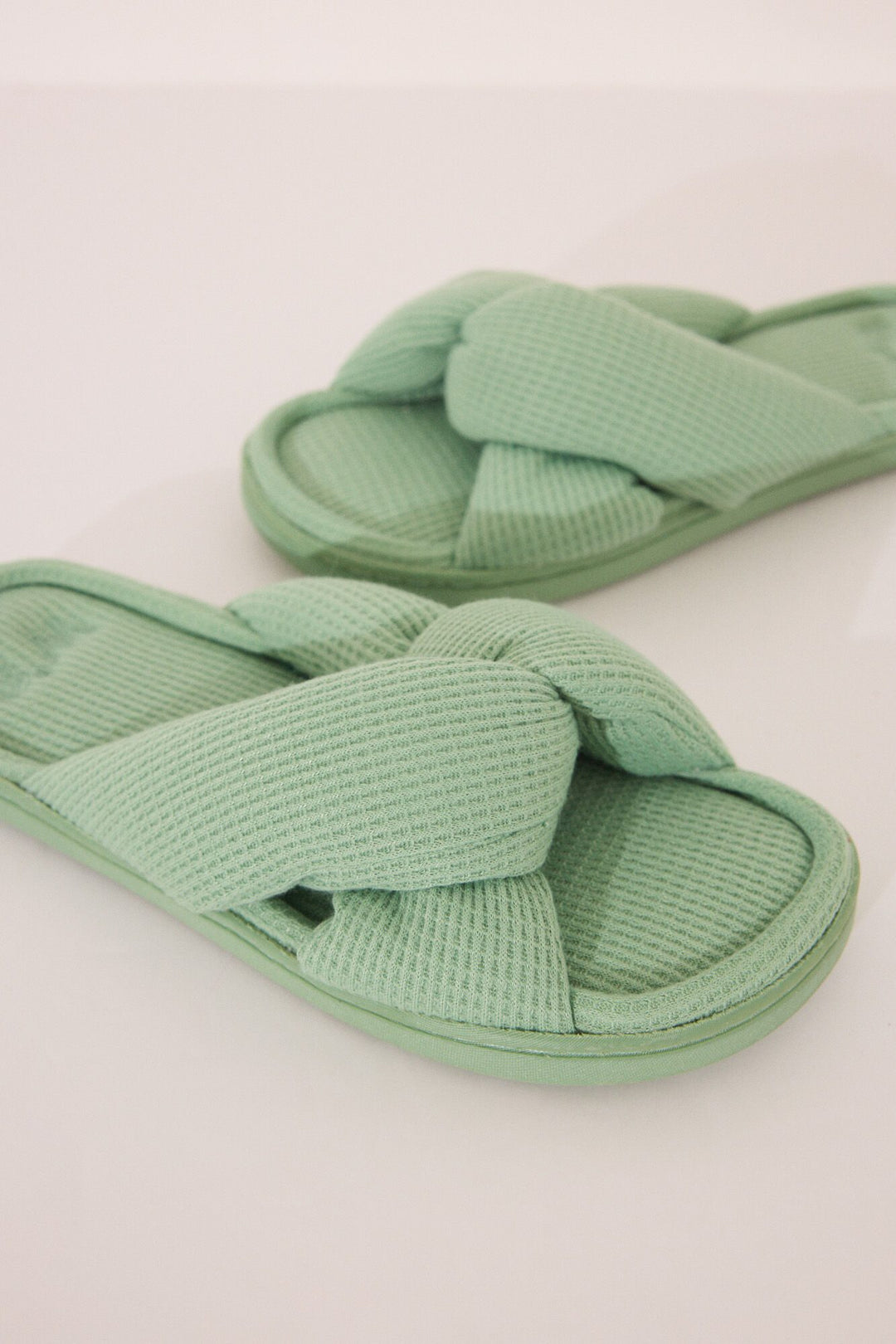 OPEN SHOWER SLIPPERS - Green